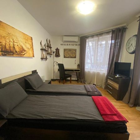 Apartament Bogoslovovi Varna Eksteriør bilde